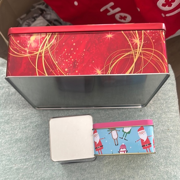 Festive Holiday Tin Set - Red, Silver, Blue - Picture 9 of 16